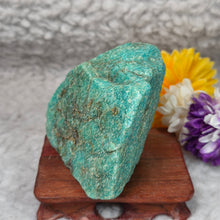 Load image into Gallery viewer, Raw Amazonite Display (Brazil) – 巴西天河石原石摆件
