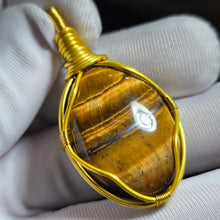 Load image into Gallery viewer, Yellow Tiger Eye with Hematite Wire Wrapped Pendant – 黄虎眼石配赤铁矿绕线吊坠
