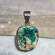 Load image into Gallery viewer, Raw Dioptase Pendant (Congo) – 刚性翠铜矿原石吊坠
