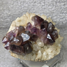 Load image into Gallery viewer, Amethyst on Quartz with Enhydro Cluster Display (Mogok, Myanmar) – 缅甸抹谷天然紫水晶共生石英水胆水晶簇矿物摆件
