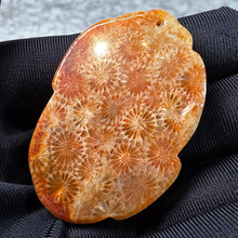Load image into Gallery viewer, Coral Jade Pendant with Abacus &amp; Ruyi Carving – 珊瑚玉算盘如意雕刻吊坠
