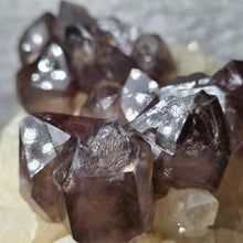Load image into Gallery viewer, Amethyst on Quartz with Enhydro Cluster Display (Mogok, Myanmar) – 缅甸抹谷天然紫水晶共生石英水胆水晶簇矿物摆件
