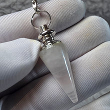 Load image into Gallery viewer, Crystal Pendulum (Thin Shaped) – 水晶细型灵摆
