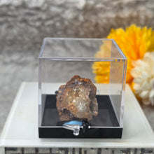 Load image into Gallery viewer, Hyalite Opal Specimen (Mexico) – 墨西哥水胆蛋白石矿标
