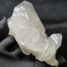 Load image into Gallery viewer, Specular Hematite in Quartz (Madagascar) – 马达加斯加镜铁矿共生白水晶矿标
