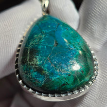 Load image into Gallery viewer, Chrysocolla Pendant (Congo) – 刚果硅孔雀石吊坠
