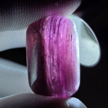 Load image into Gallery viewer, Polished Purple Lepidolite Tumbled Stone – 抛光紫锂云母随形石

