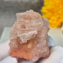 Load image into Gallery viewer, Pink Halite Specimen Display (California) – 加州粉红岩盐矿物标本摆件
