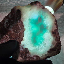 Load image into Gallery viewer, Larimar Slice Display (Dominican Republic) – 海纹石切片摆件
