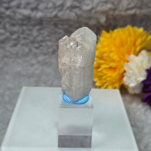 Load image into Gallery viewer, Danburite Specimen (Mexico) – 墨西哥丹布莱石标本

