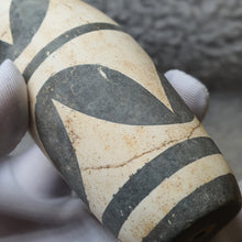 Load image into Gallery viewer, 🐯 Double Tiger Tooth Dzi — Power • Protection • Prosperity 🐯
