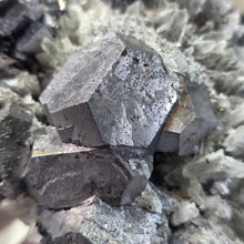 Load image into Gallery viewer, Galena on Quartz Mineral Specimen (Peru) – 秘鲁方铅矿共生石英天然矿物标本
