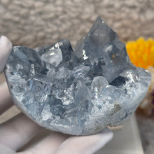 Load image into Gallery viewer, Top-Grade Celestite Specimen Display (Madagascar) – 顶级马达加斯加天青石标本摆件
