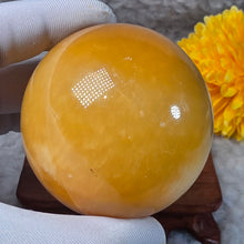 Load image into Gallery viewer, Yellow Jade Sphere – 黄玉圆球摆件
