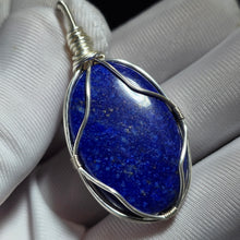 Load image into Gallery viewer, Lapis Lazuli Wire Wrapped Pendant – 青金石绕线吊坠
