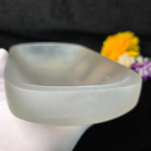 Load image into Gallery viewer, Good Grade Polished Rectangle Selenite Bowl Display (20cm × 12cm) – 优质透石膏长方形抛光碗摆件

