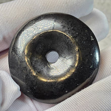 Load image into Gallery viewer, Shungite Pendant – 次石墨吊坠

