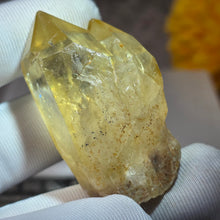 Load image into Gallery viewer, Natural Citrine Specimen (Congo) – 刚果天然黄水晶矿标

