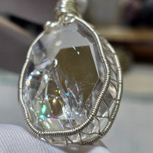 Load image into Gallery viewer, Clear Azeztulite Wire Wrapped Pendant – 白阿赛斯特莱绕线吊坠
