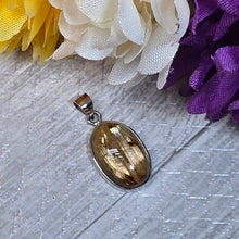Load image into Gallery viewer, Golden Rutilated Quartz Pendant – 金钛晶吊坠
