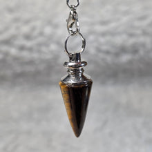 Load image into Gallery viewer, Crystal Pendulum (Thin Shaped) – 水晶细型灵摆
