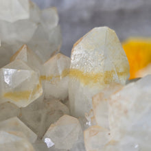 Load image into Gallery viewer, Quartz with Iron Oxide &amp; Siderite (Inner Mongolia, China) – 内蒙古天然石英铁氧化物菱铁矿标本
