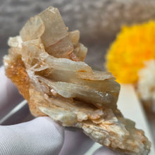 Load image into Gallery viewer, Blue Barite Mineral Specimen (Morocco) – 摩洛哥天然蓝色重晶石矿物标本
