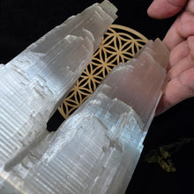 Load image into Gallery viewer, Raw Twin Selenite Tower Display (30cm) – 透石膏双峰能量柱摆件
