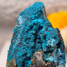 Load image into Gallery viewer, Blue Chrysocolla on Quartz Display (Peru) – 秘鲁蓝硅孔雀石共生石英摆件
