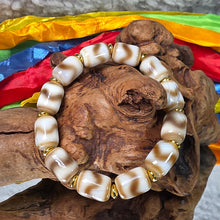 Load image into Gallery viewer, Tibetan Tiger Tooth White Agate Dzi Bracelet – 西藏虎牙白玛瑙天珠手链
