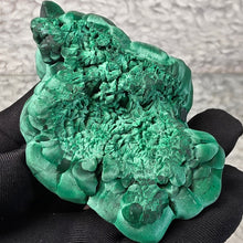 Load image into Gallery viewer, Raw Malachite Display – 原矿孔雀石摆件
