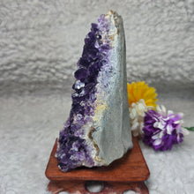 Load image into Gallery viewer, Unpolished Amethyst Display – 天然紫水晶原石摆件
