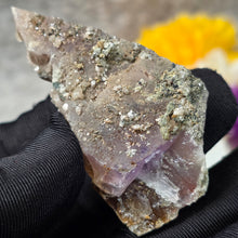 Load image into Gallery viewer, Amethyst with Chlorite and Calcite Specimen (Hubei, China) – 湖北紫水晶共生绿泥石与方解石矿标
