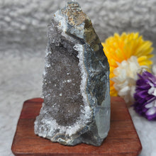 Load image into Gallery viewer, Grey Amethyst Druzy Display – 灰紫晶洞摆件
