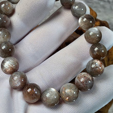 Load image into Gallery viewer, Heliolite Black Sunstone Bracelet – 星辉骨干黑太阳石手链
