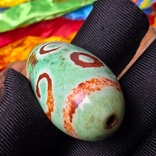 Load image into Gallery viewer, Ruyi 4-Eyed Dzi Bead – 如意四眼天珠
