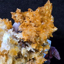 Load image into Gallery viewer, Golden Healer Quartz Cluster Display – 黄金治癒者水晶簇摆件
