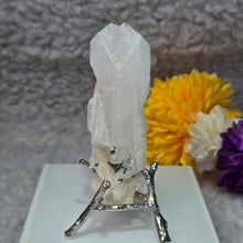 Load image into Gallery viewer, Danburite Specimen (Mexico) – 墨西哥丹布莱石标本
