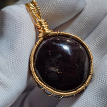 Load image into Gallery viewer, Star-Burst Red Garnet Wire Wrapped Pendant – 星爆红石榴石绕线吊坠

