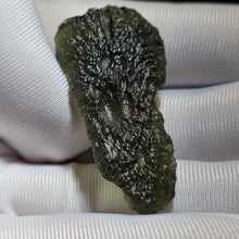 Load image into Gallery viewer, Raw Moldavite (Czech Republic) – 捷克陨石原石
