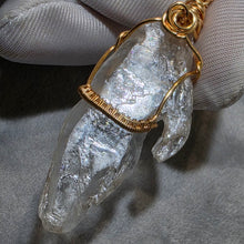 Load image into Gallery viewer, Clear Selenite Wire Wrapped Pendant – 透明透石膏绕线吊坠
