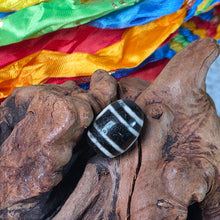 Load image into Gallery viewer, Heaven &amp; Earth Dzi Bead – 天地天珠
