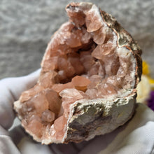 Load image into Gallery viewer, Pink Amethyst Geode Display (Argentina) – 阿根廷粉色紫水晶晶洞摆件
