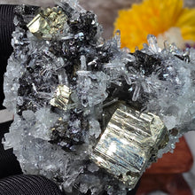 Load image into Gallery viewer, Pyrite with Quartz &amp; Sphalerite Specimen (Bulgaria) – 保加利亚黄铁矿伴生水晶与闪锌矿标本
