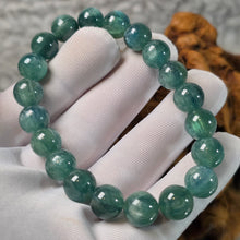 Load image into Gallery viewer, Green Kyanite Bracelet – 绿色蓝晶石手链
