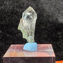 Load image into Gallery viewer, Indian Himalayas Quartz Pointer – 印度喜马拉雅水晶柱
