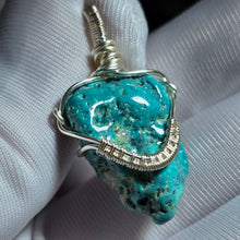 Load image into Gallery viewer, Turquoise (Hubei) Wire Wrapped Pendant – 湖北绿松石绕线吊坠
