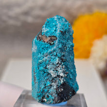 Load image into Gallery viewer, Blue Chrysocolla on Quartz Display (Peru) – 秘鲁蓝硅孔雀石共生石英摆件

