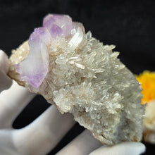Load image into Gallery viewer, Amethyst on Quartz Cluster Display (Jackson's Crossroads, Wilkes County, Georgia, USA) – 美国乔治亚州威尔克斯县 Jackson's Crossroads 紫水晶共生石英天然矿物摆件
