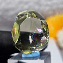 Load image into Gallery viewer, Polished Citrine Azeztulite Display – 抛光黄阿赛斯特莱特摆件
